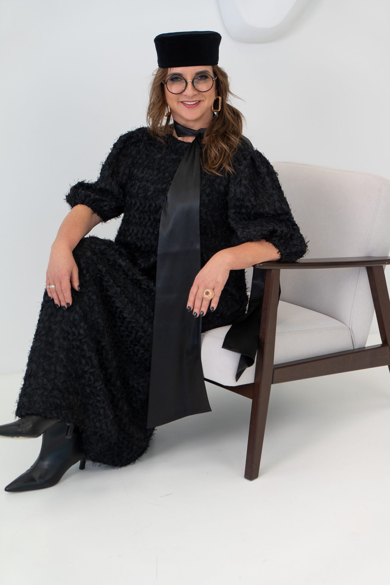 Melna A silueta kleita. Maxi garuma kleita.