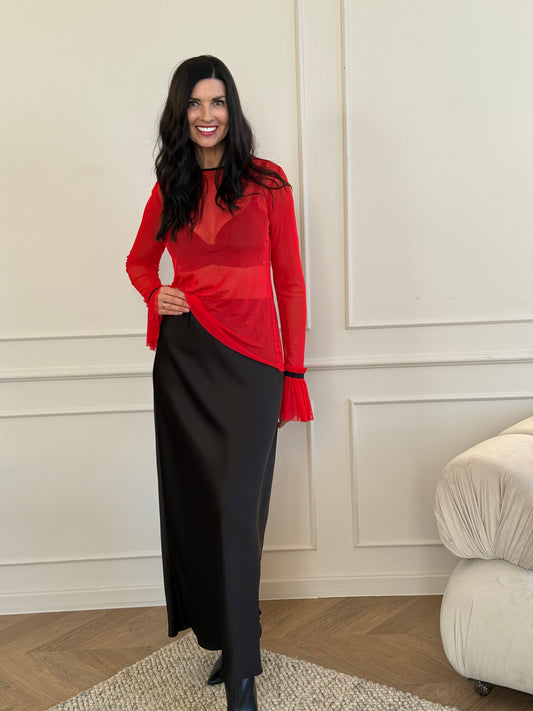 Sarkanais tilla tops ar manžetēm