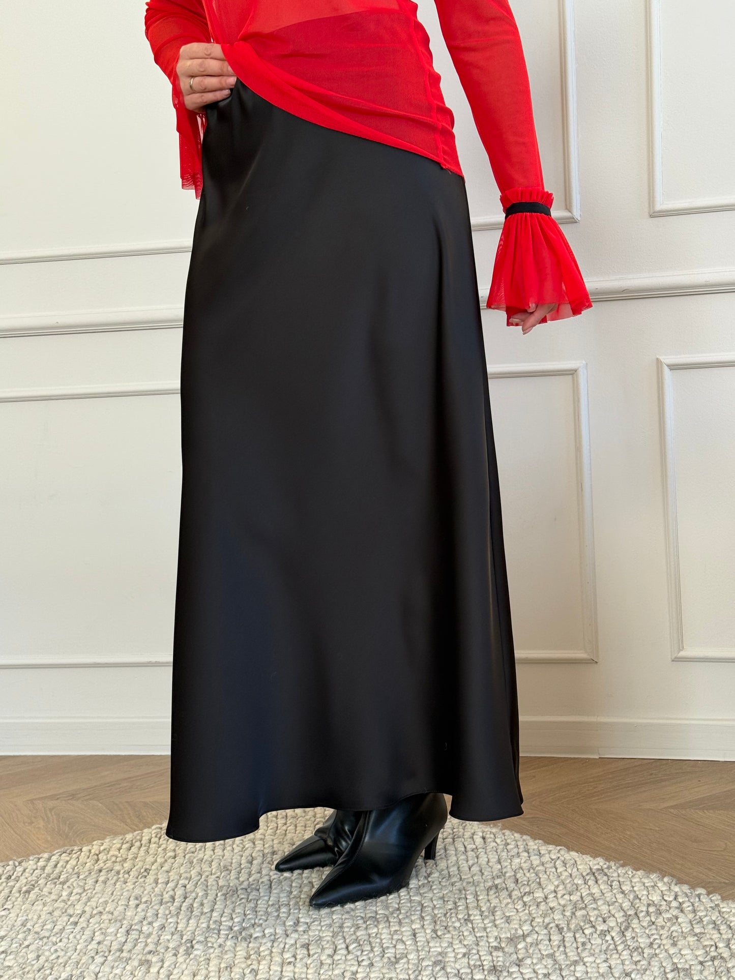 Melni slip svārki