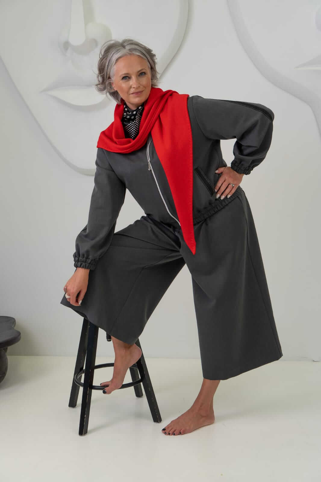 Pelēkas bikses. Bikšu svārki. Radīts Latvijā.