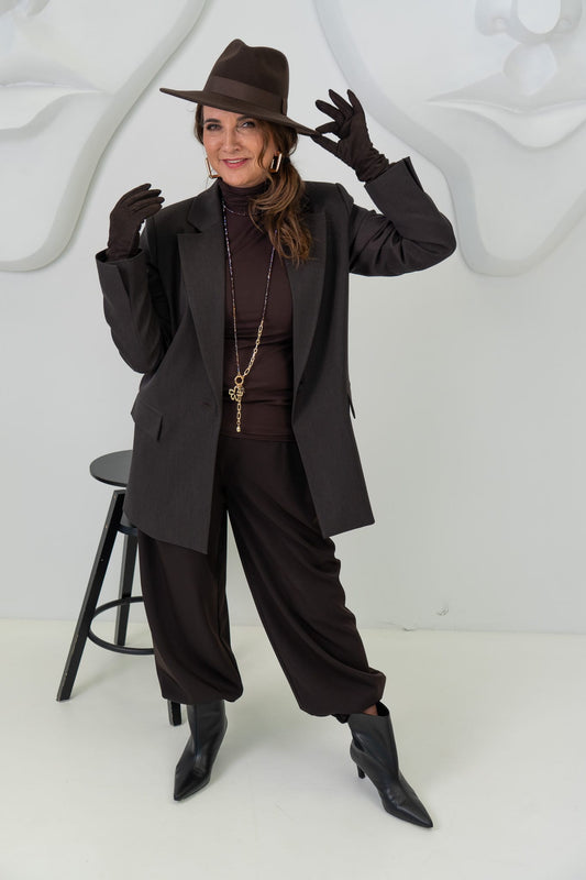 Tumši brūna trikotāžas bītlene